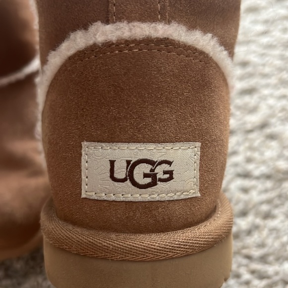 UGGs - Picture 5 of 6